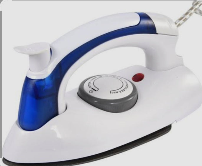 Foalding steam iron