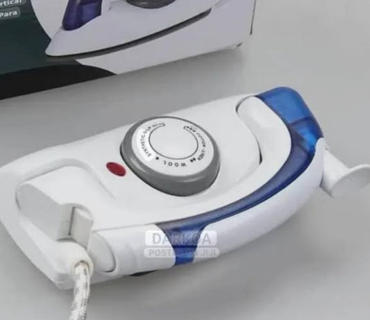 Foalding steam iron